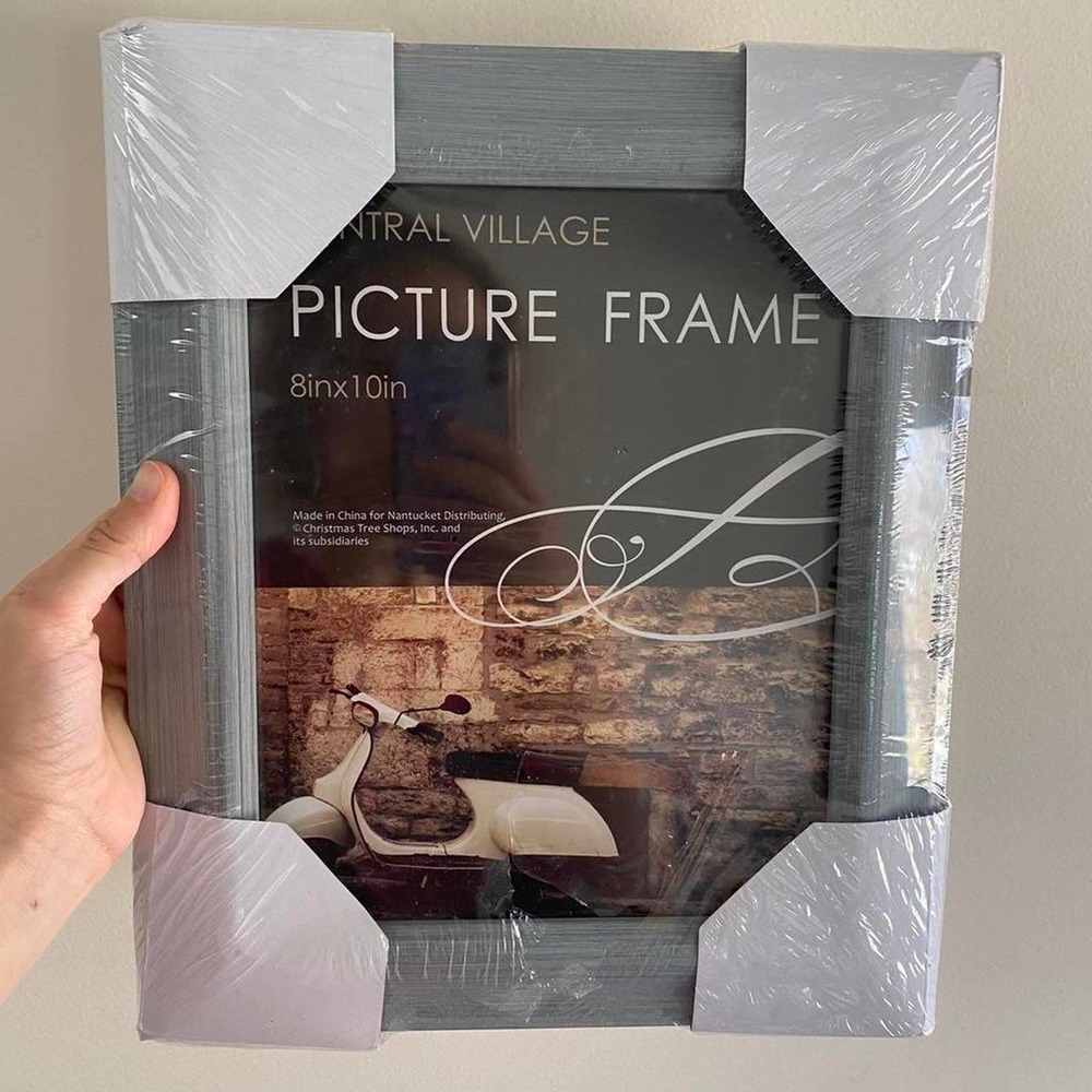 8x10 grey picture frame - Picture 1 of 3